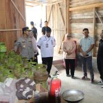 Kapolres Lampung Barat Lakukan Pengecekan Ketersediaan Beras, Daging dan Gas LPG IMG-20260311-WA0032