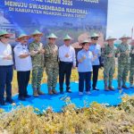 Panen Raya Kedelai di Nganjuk, TNI dan Kementerian Pertanian Perkuat Ketahanan Pangan Nasional IMG-20260514-WA0043